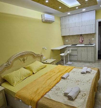 Ekonomic Apartmani Golubovci Zewnętrze zdjęcie