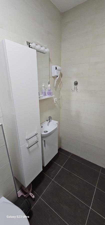 Ekonomic Apartmani Golubovci Zewnętrze zdjęcie