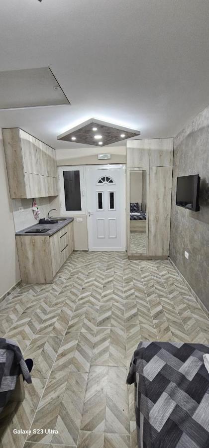 Ekonomic Apartmani Golubovci Zewnętrze zdjęcie